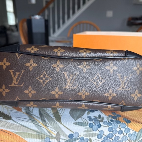 Louis Vuitton Odeon NM PM Noir Complete Set with Dust Bag, Box, Ribbon and Tags - Picture 14 of 15